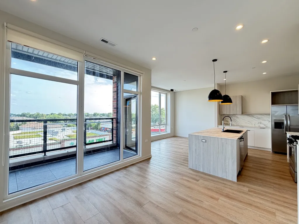 3207 N Narragansett Ave, , 60634, USA 60634-unit#408-Chicago-IL