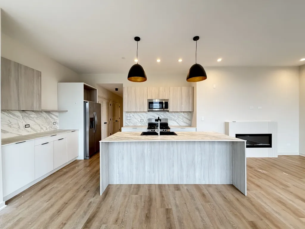 6340 W Belmont Ave, , 60634, USA 60634-unit#305-Chicago-IL