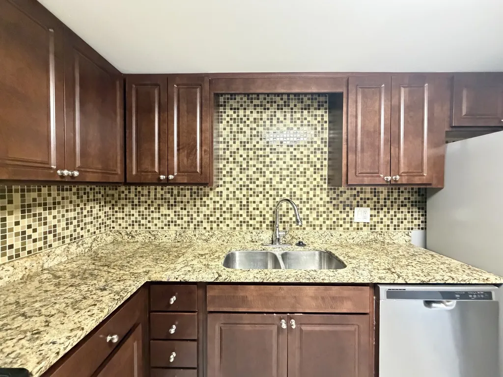 525 N Quentin Rd, Palatine,  60067, USA 60067-unit#216-Chicago-IL