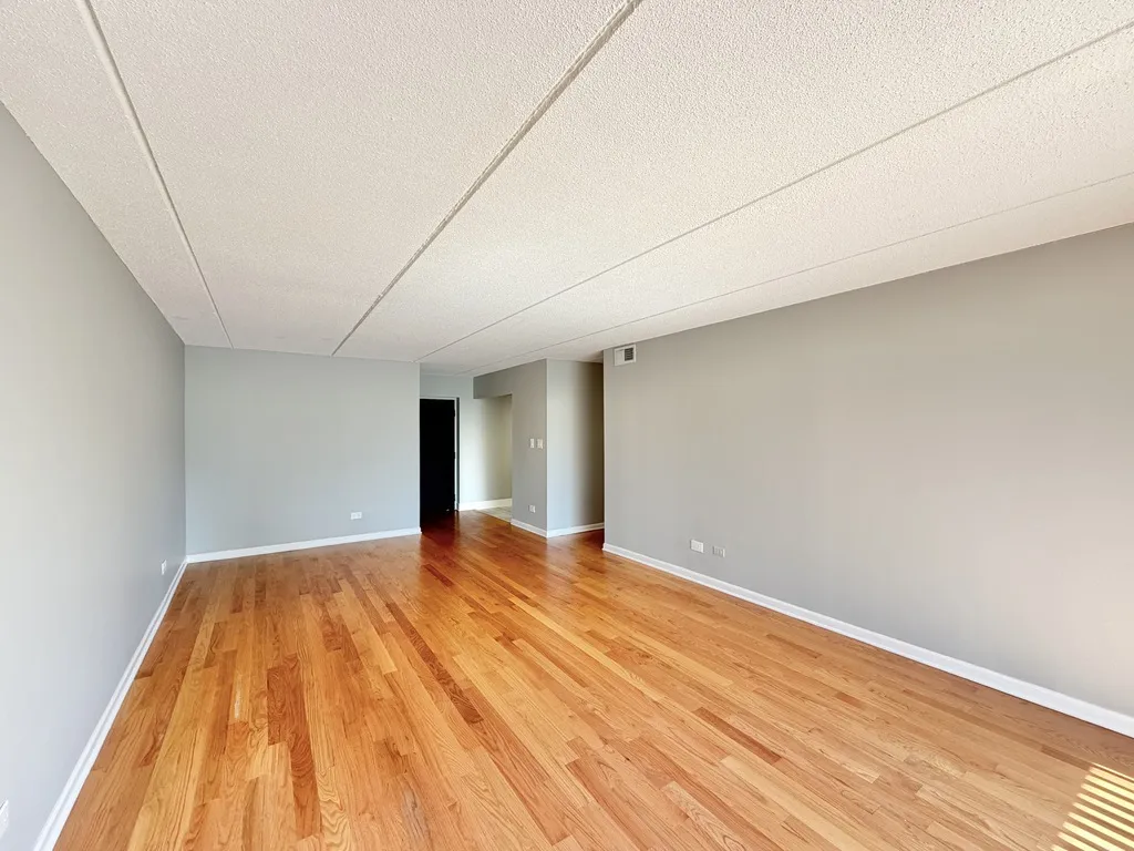 525 N Quentin Rd, Palatine,  60067, USA 60067-unit#216-Chicago-IL