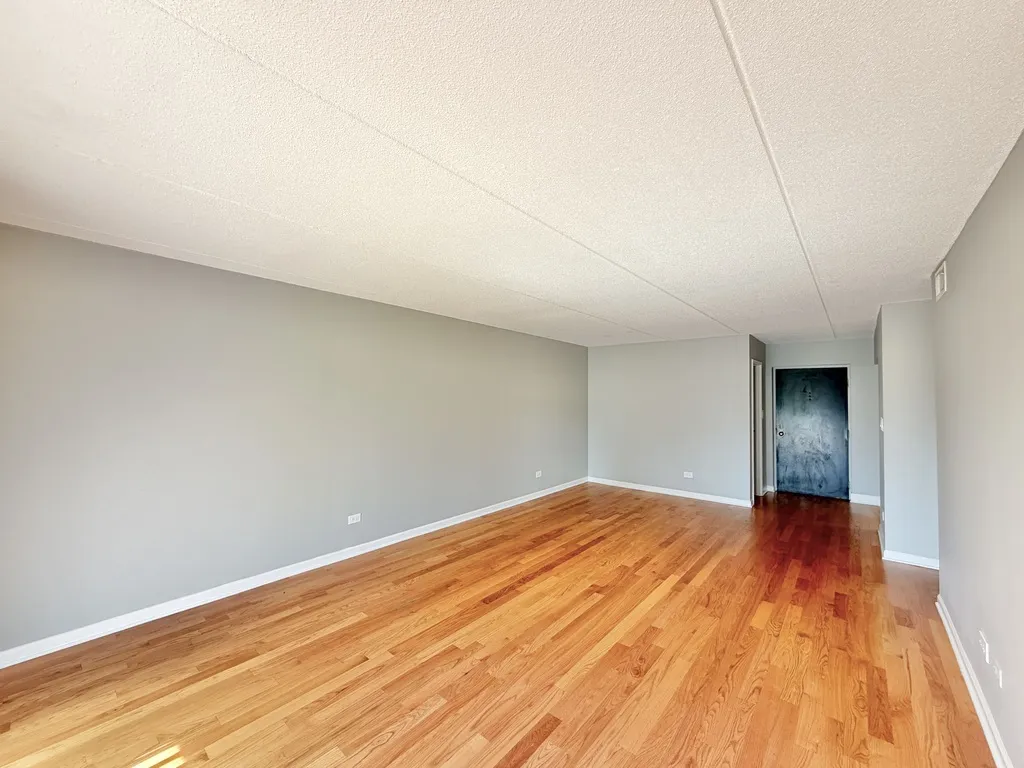 525 N Quentin Rd, Palatine,  60067, USA 60067-unit#216-Chicago-IL