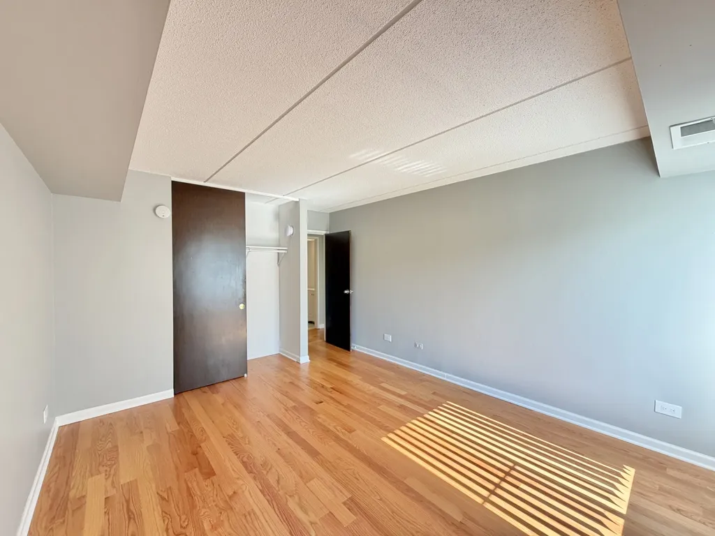 525 N Quentin Rd, Palatine,  60067, USA 60067-unit#216-Chicago-IL