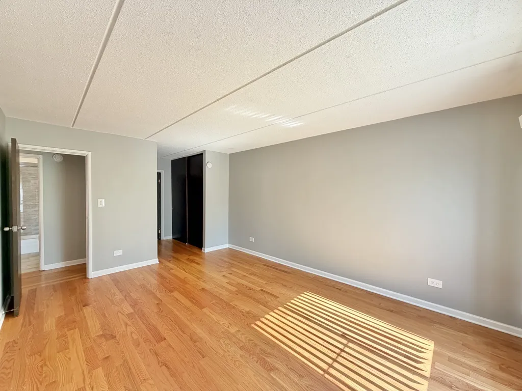 525 N Quentin Rd, Palatine,  60067, USA 60067-unit#216-Chicago-IL