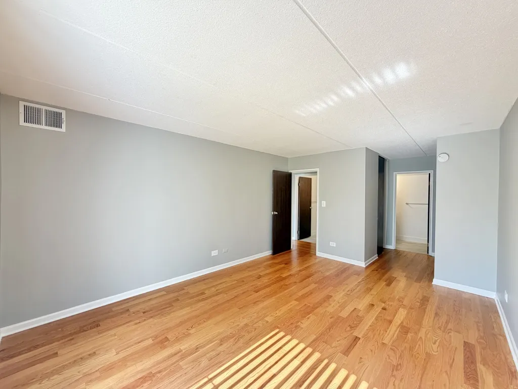 525 N Quentin Rd, Palatine,  60067, USA 60067-unit#216-Chicago-IL