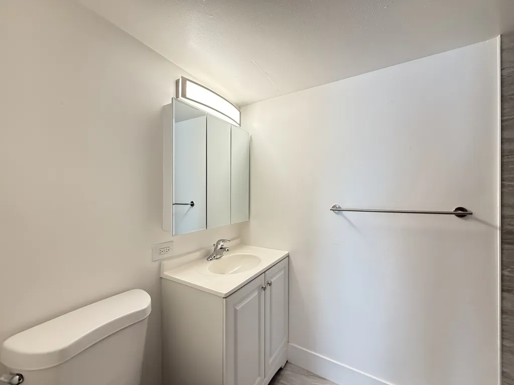525 N Quentin Rd, Palatine,  60067, USA 60067-unit#216-Chicago-IL