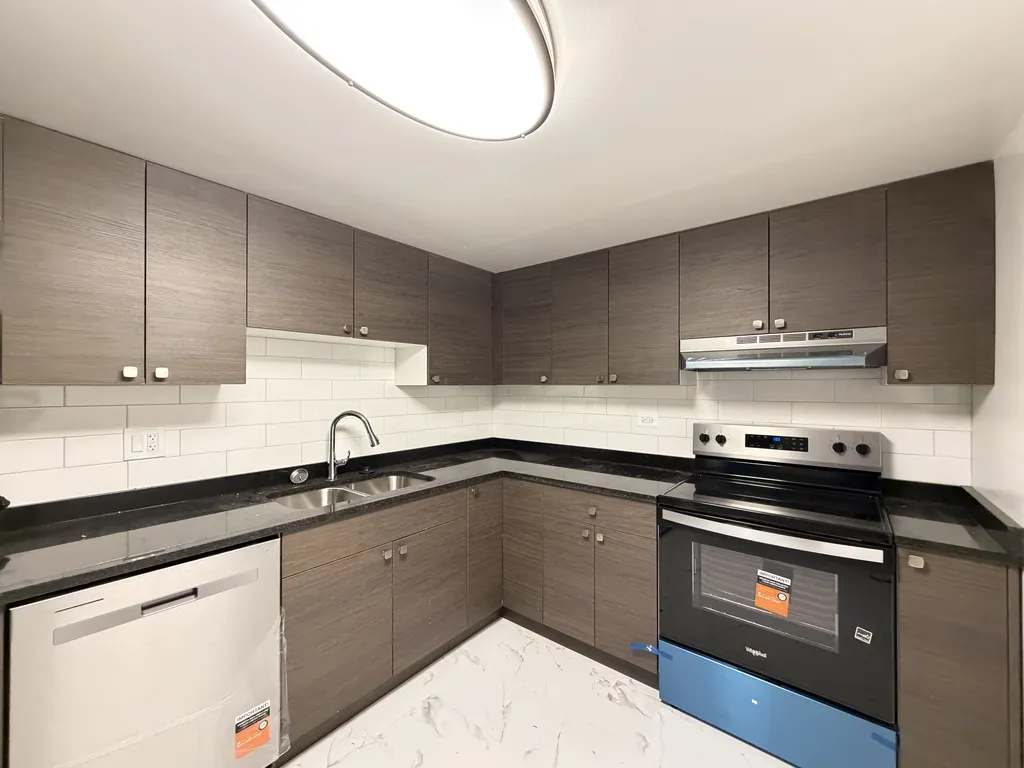 525 N Quentin Rd, Palatine, 60067, USA 60067-unit#406-Chicago-IL