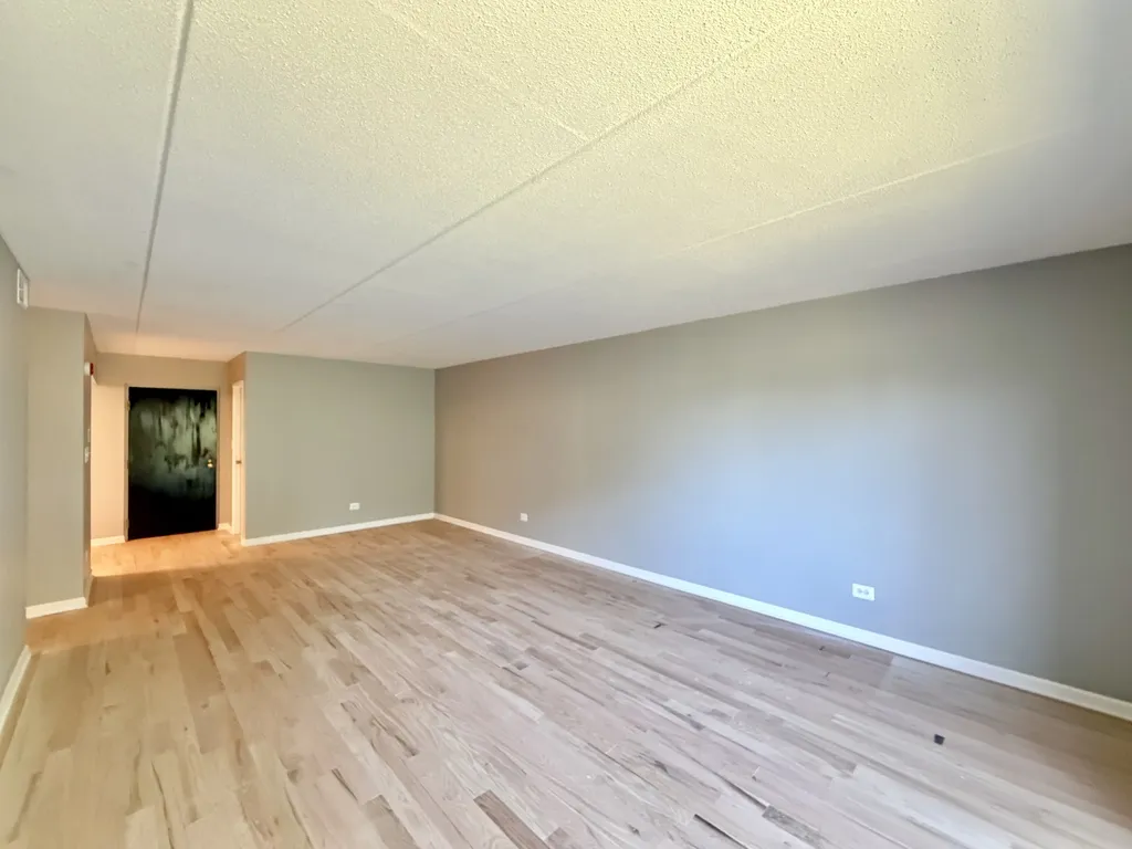 525 N Quentin Rd, Palatine, 60067, USA 60067-unit#406-Chicago-IL