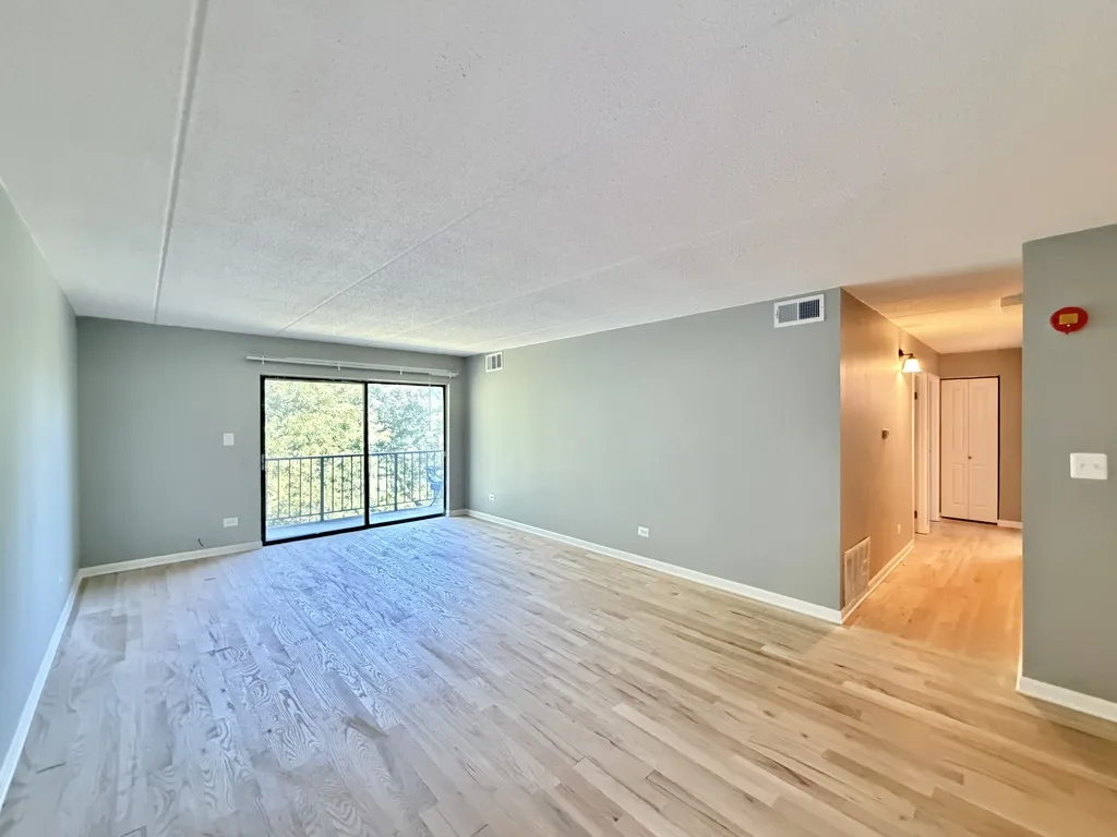 525 N Quentin Rd, Palatine, 60067, USA 60067-unit#406-Chicago-IL