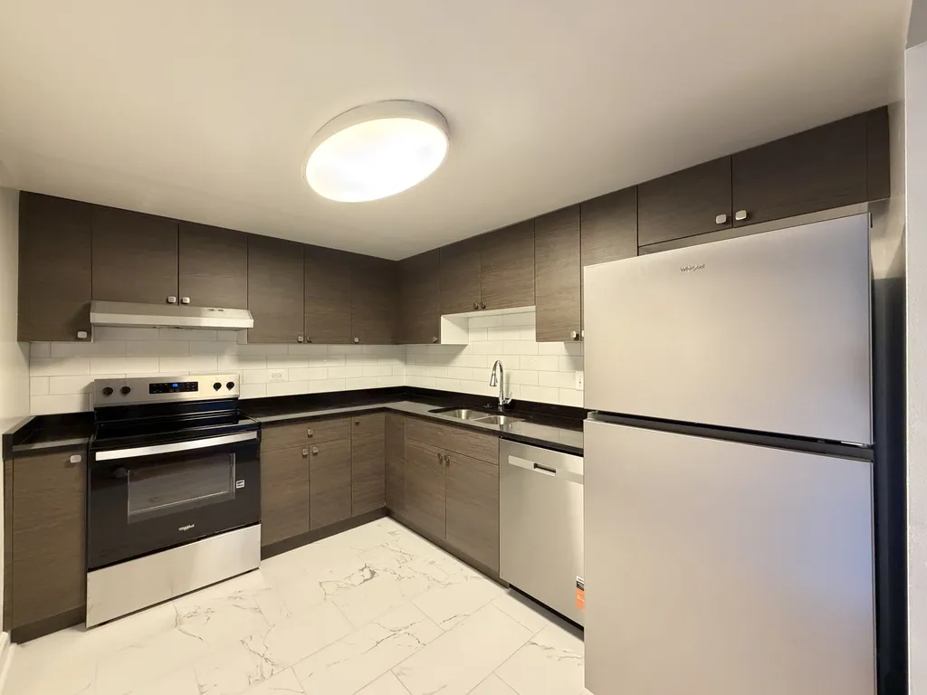 525 N Quentin Rd, Palatine, 60067, USA 60067-unit#408-Chicago-IL