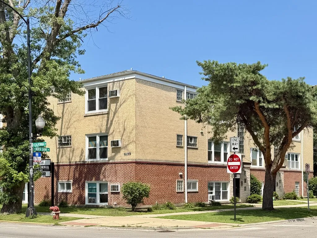 2754 W North Shore Ave, , 60645, USA 60645-unit#2S-Chicago-IL