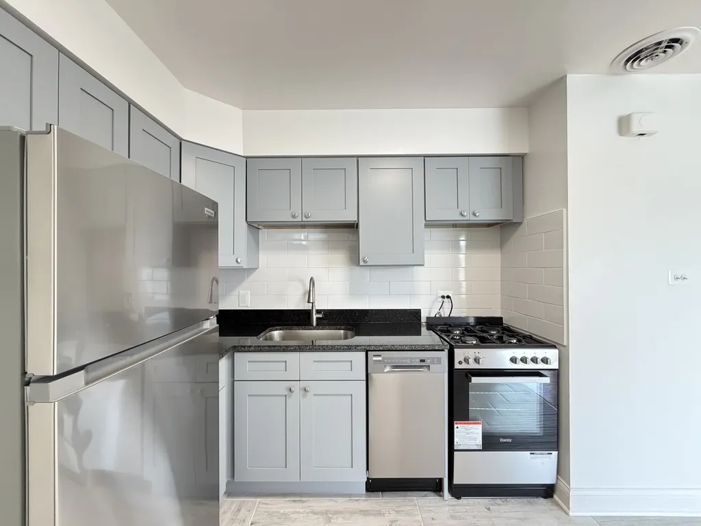 2754 W North Shore Ave, ,  60645, USA 60645-unit#2S-Chicago-IL