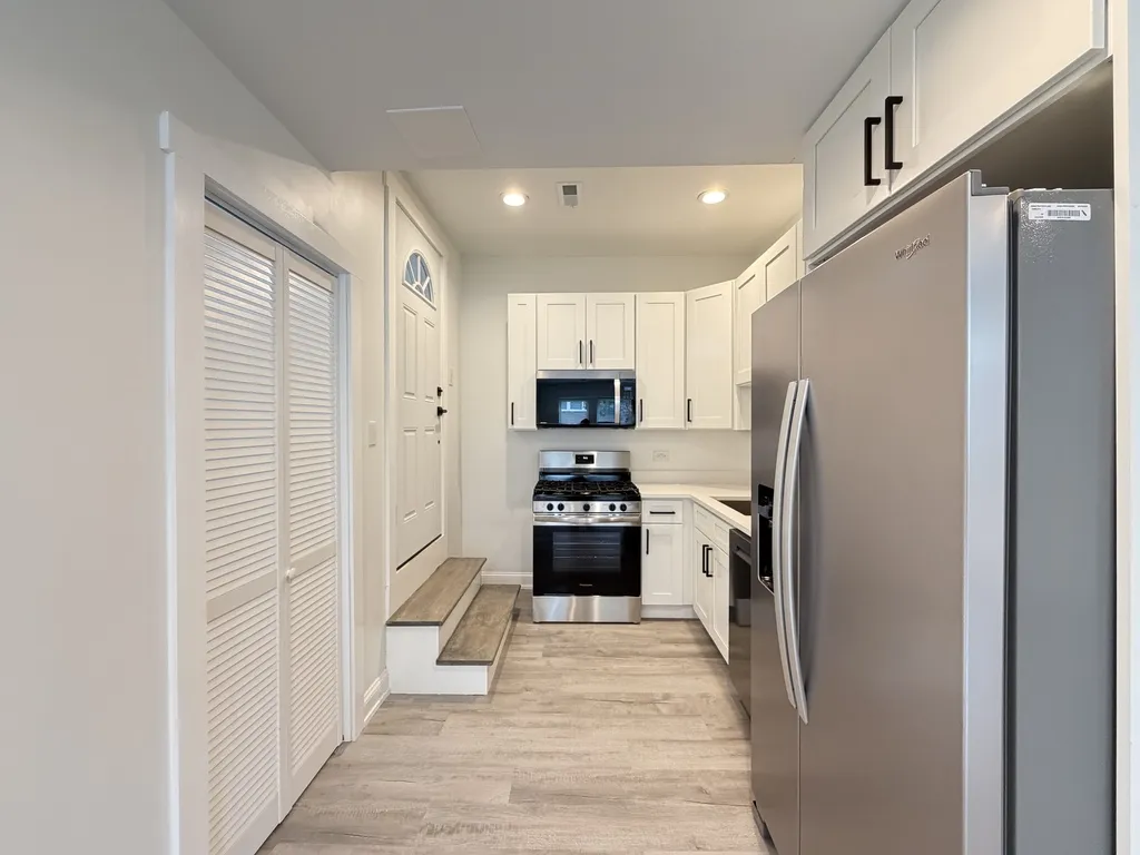 3759 N Kimball Ave, , 60618, USA 60618-unit#G-Chicago-IL