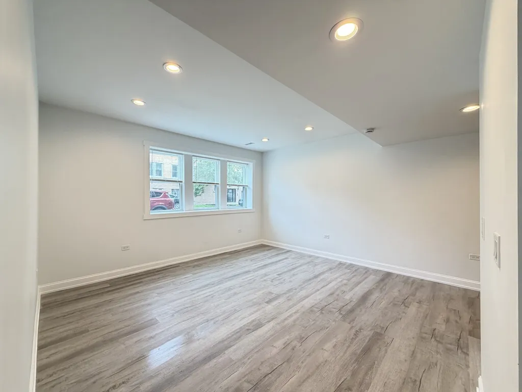 3759 N Kimball Ave, , 60618, USA 60618-unit#G-Chicago-IL