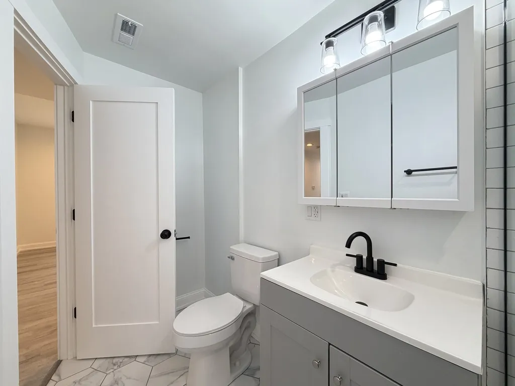 3759 N Kimball Ave, , 60618, USA 60618-unit#G-Chicago-IL