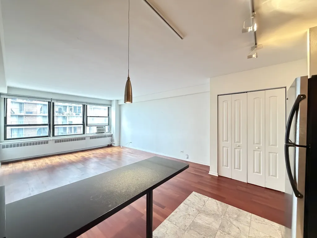 4180 N Marine Dr, ,  60613, USA 60613-unit#1304-Chicago-IL