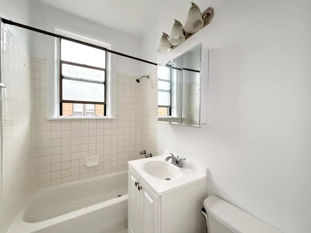 1371 W Estes Ave, , 60626, USA 60626-unit#3D-Chicago-IL
