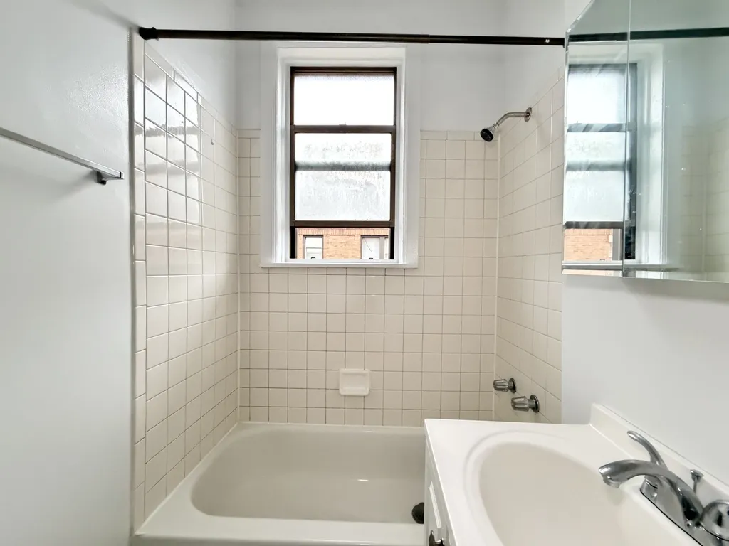 1371 W Estes Ave, , 60626, USA 60626-unit#3D-Chicago-IL