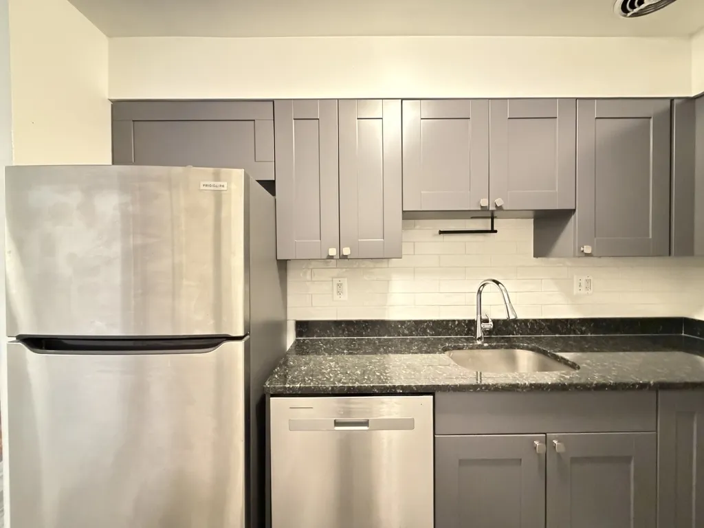 3825 N Pine Grove Ave, , 60613, USA 60613-unit#213-Chicago-IL