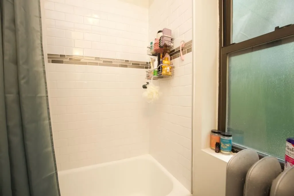 1056 W Lill Ave, , 60614, USA 60614-unit#2-Chicago-IL