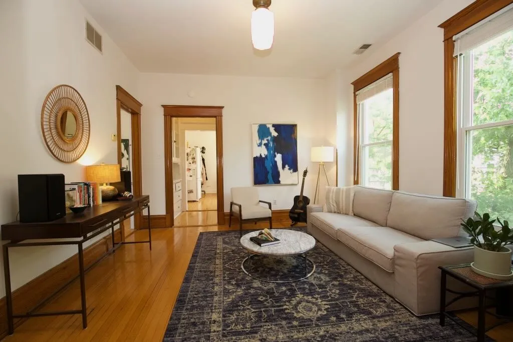1111 W Roscoe St, ,  60657, USA 60657-unit#2-Chicago-IL