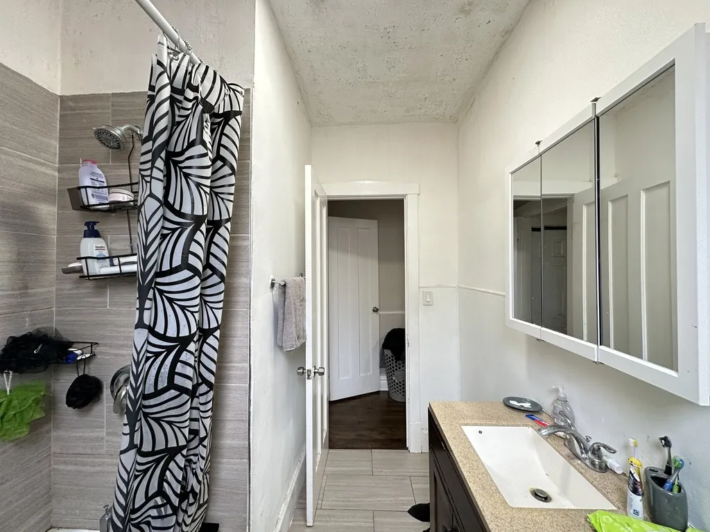 3538 W Grace St, , 60618, USA 60618-unit#2E-Chicago-IL