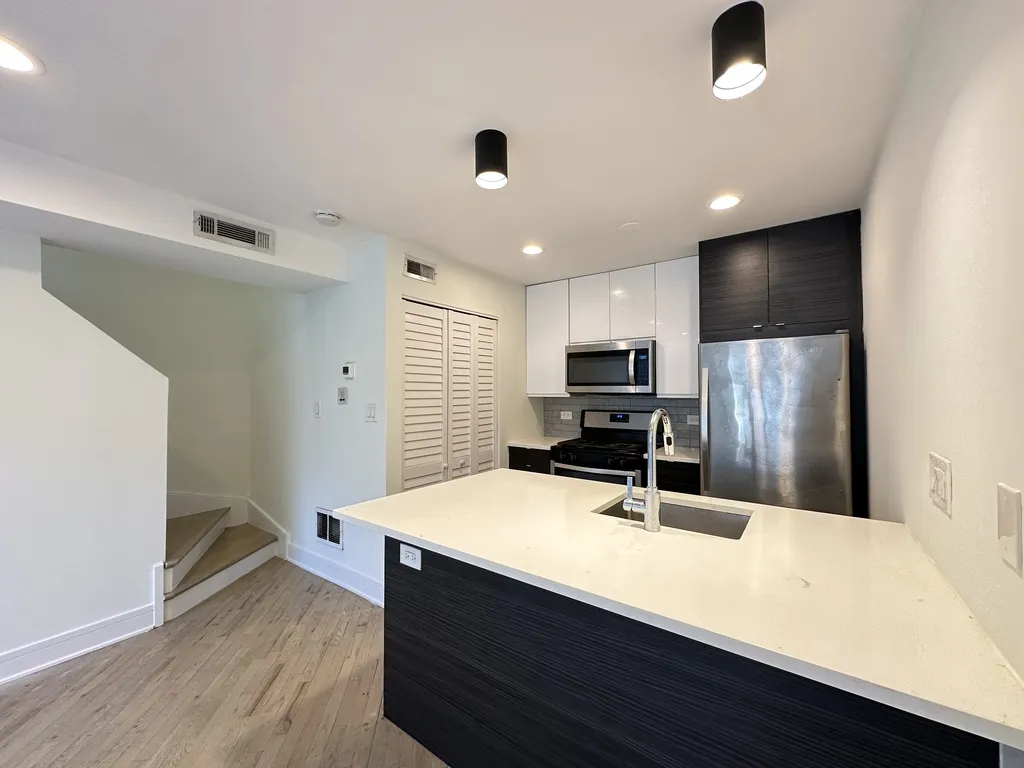 954 W Grace St, ,  60613, USA 60613-unit#B102-Chicago-IL