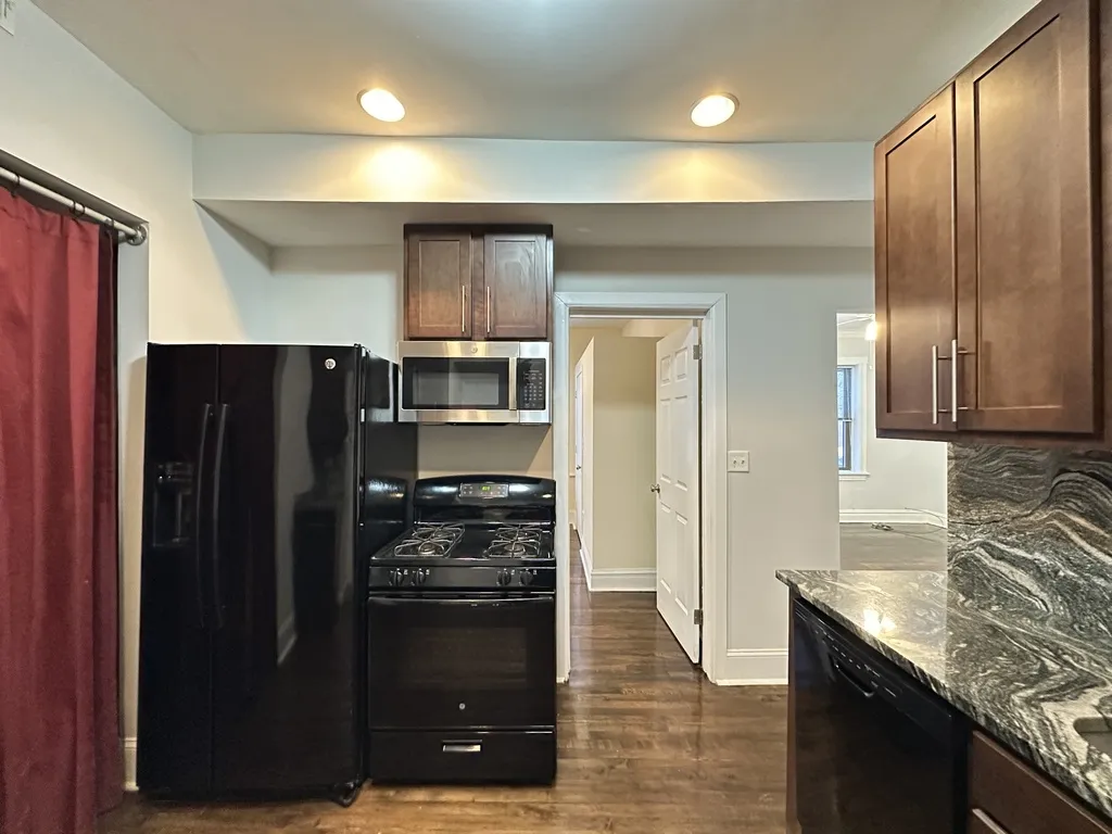 3151 W Belle Plaine Ave, , 60618, USA 60618-unit#1-Chicago-IL