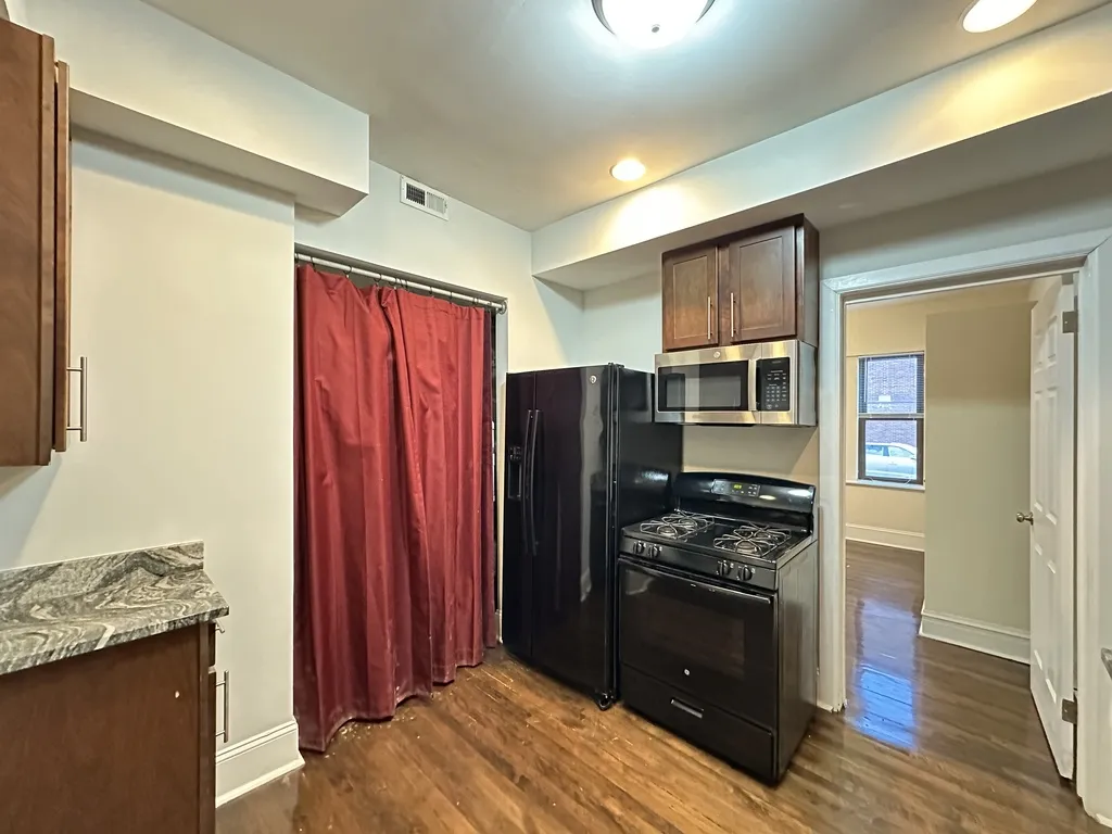 3151 W Belle Plaine Ave, , 60618, USA 60618-unit#1-Chicago-IL