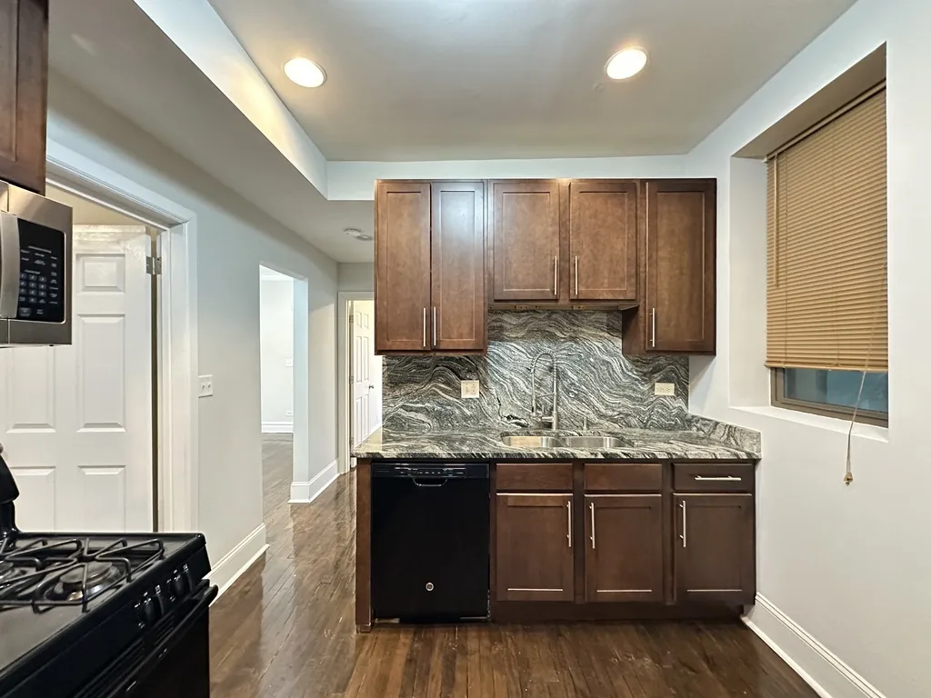 3151 W Belle Plaine Ave, , 60618, USA 60618-unit#1-Chicago-IL