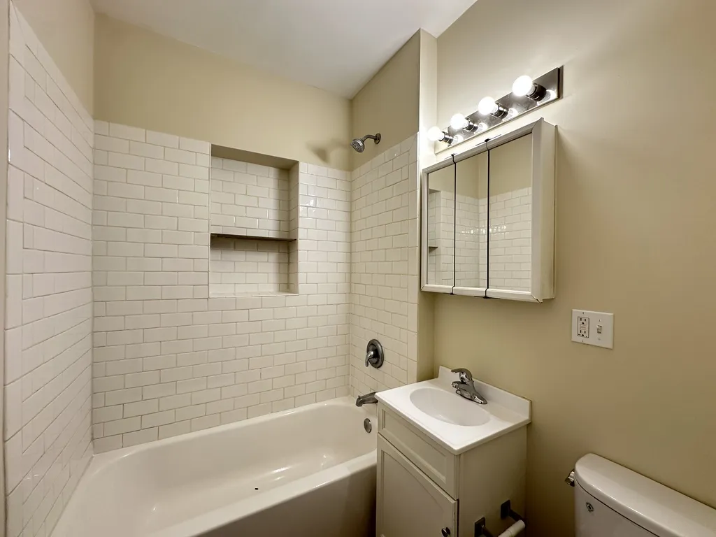 3151 W Belle Plaine Ave, , 60618, USA 60618-unit#1-Chicago-IL