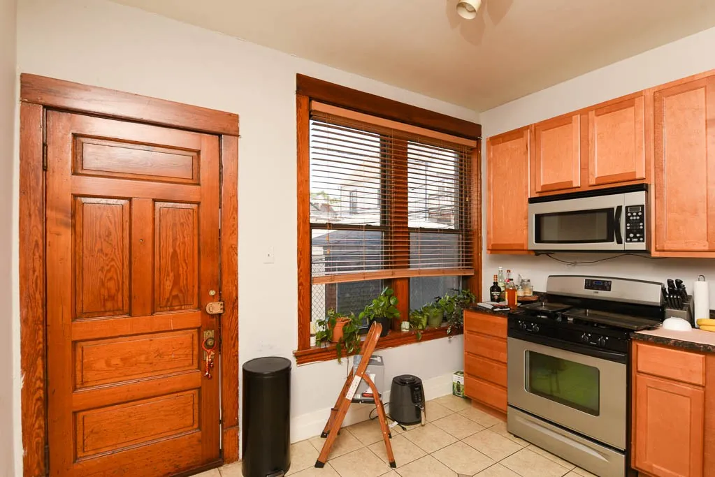 1358 W Barry Ave, , 60657, USA 60657-unit#1W-Chicago-IL