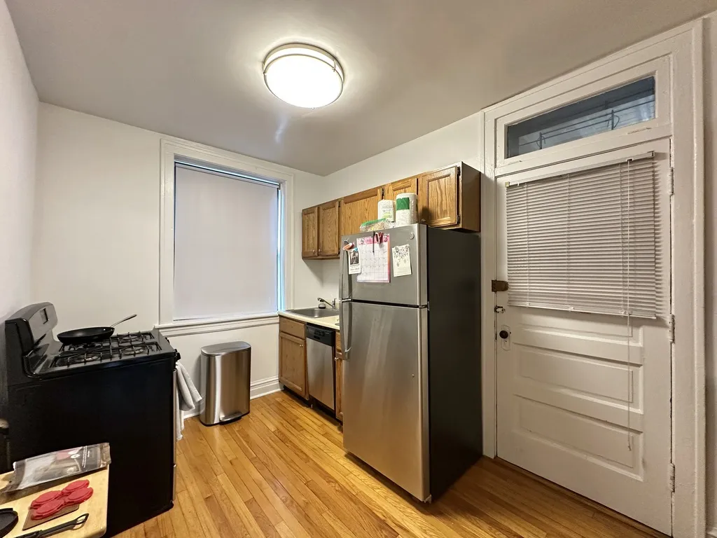 1911 W Larchmont Ave, , 60613, USA 60613-unit#1B-Chicago-IL