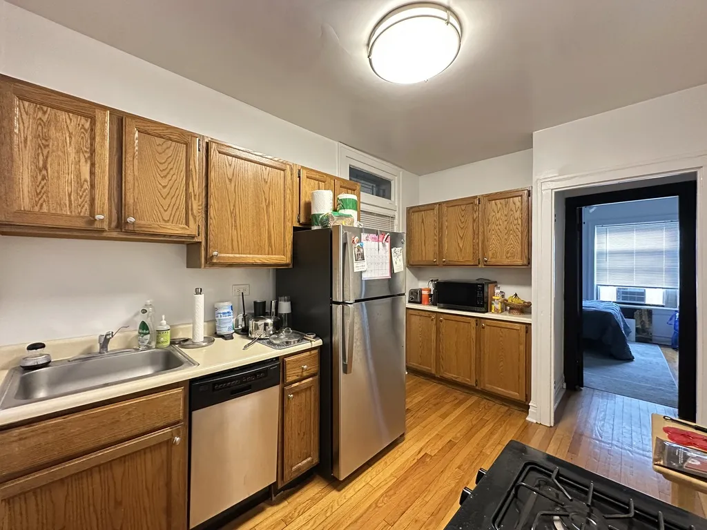 1911 W Larchmont Ave, , 60613, USA 60613-unit#1B-Chicago-IL