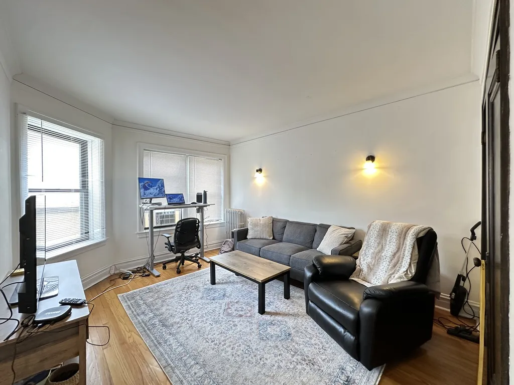 1911 W Larchmont Ave, , 60613, USA 60613-unit#1B-Chicago-IL