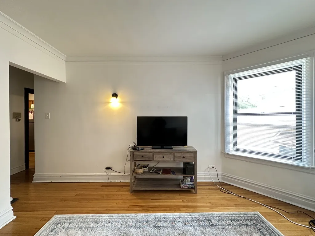 1911 W Larchmont Ave, , 60613, USA 60613-unit#1B-Chicago-IL