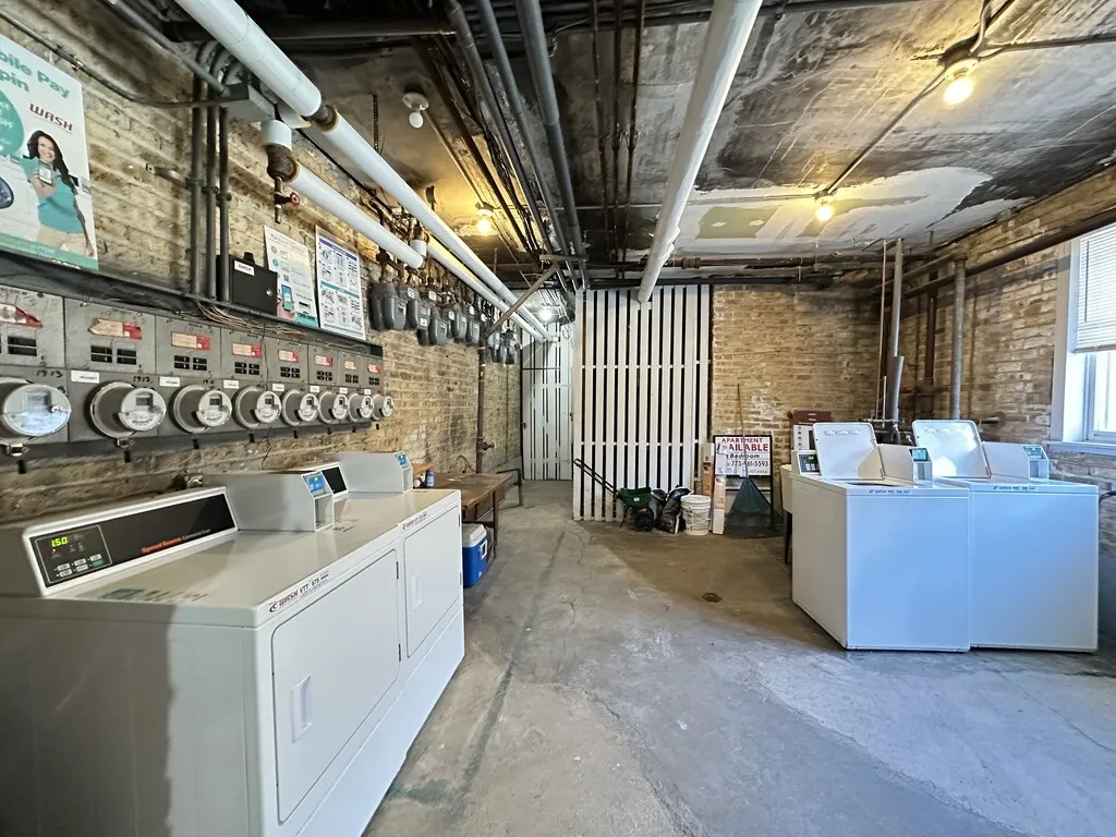 1911 W Larchmont Ave, , 60613, USA 60613-unit#1B-Chicago-IL
