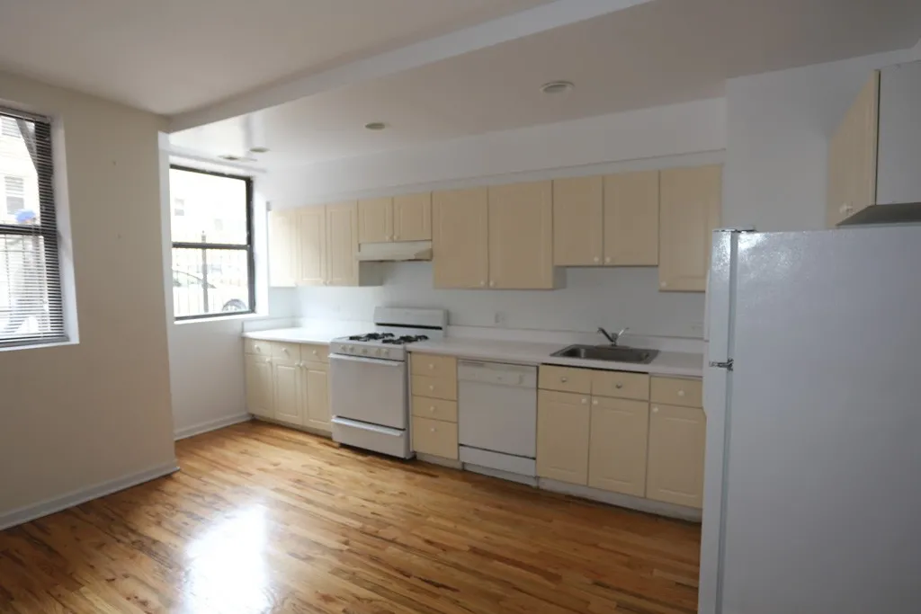 917 W Dakin St, ,  60613, USA 60613-unit#101-Chicago-IL