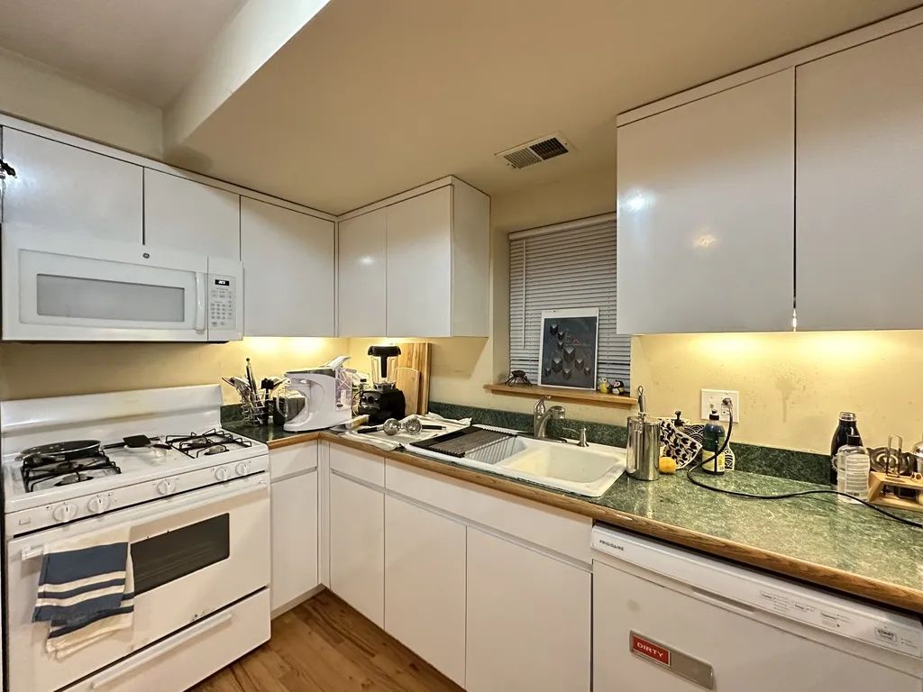 3345 N Southport Ave, ,  60657, USA 60657-unit#1-Chicago-IL