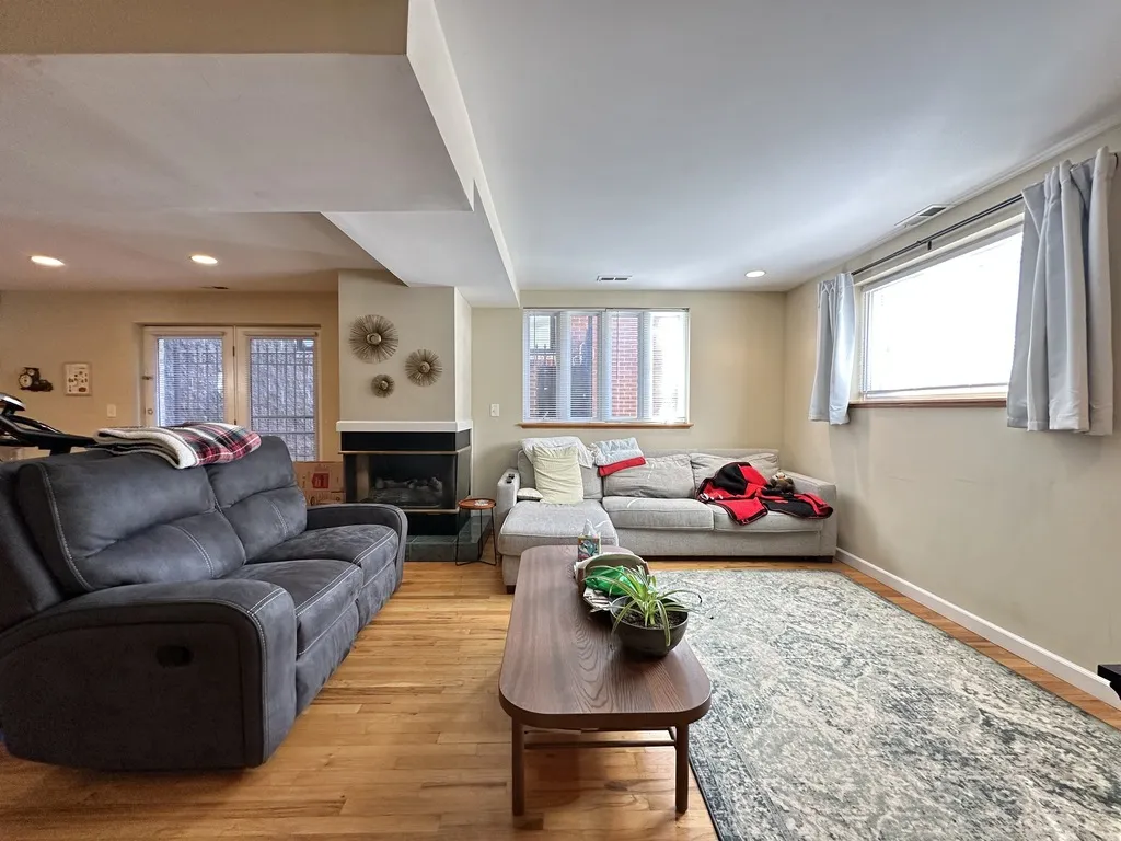 3345 N Southport Ave, ,  60657, USA 60657-unit#1-Chicago-IL