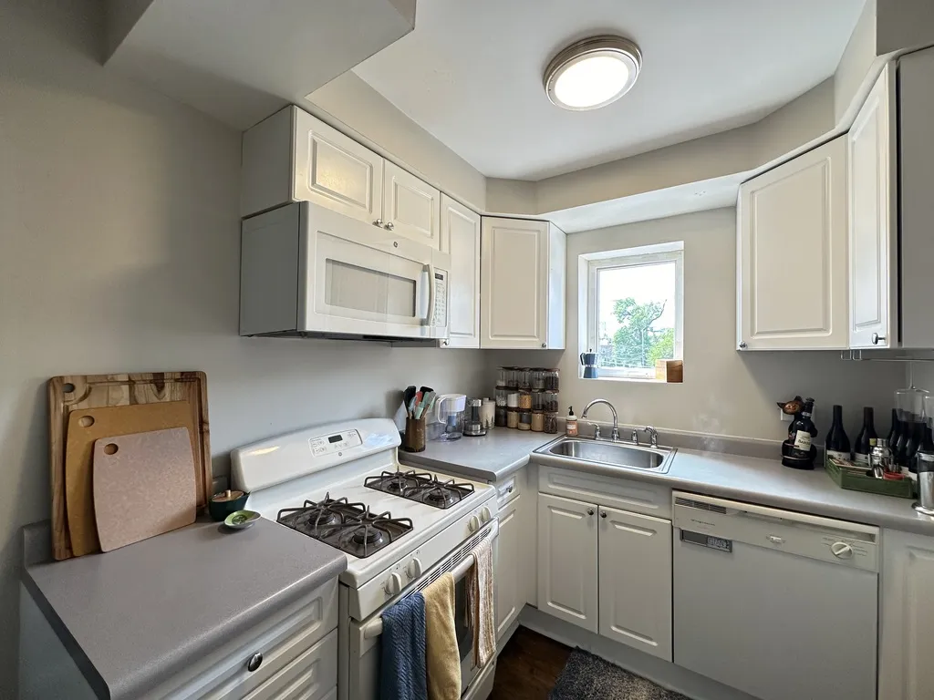 3517 W Grace St, , 60618, USA 60618-unit#2E-Chicago-IL