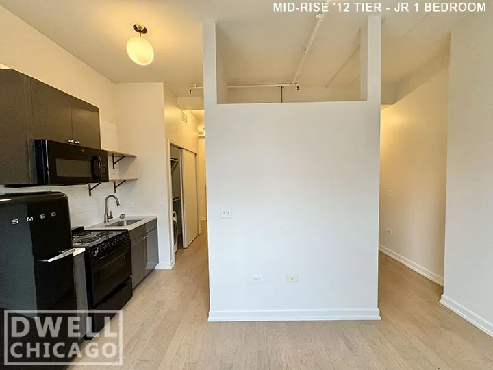 108 W Ave, , 60654, USA 60654-unit#304-Chicago-IL