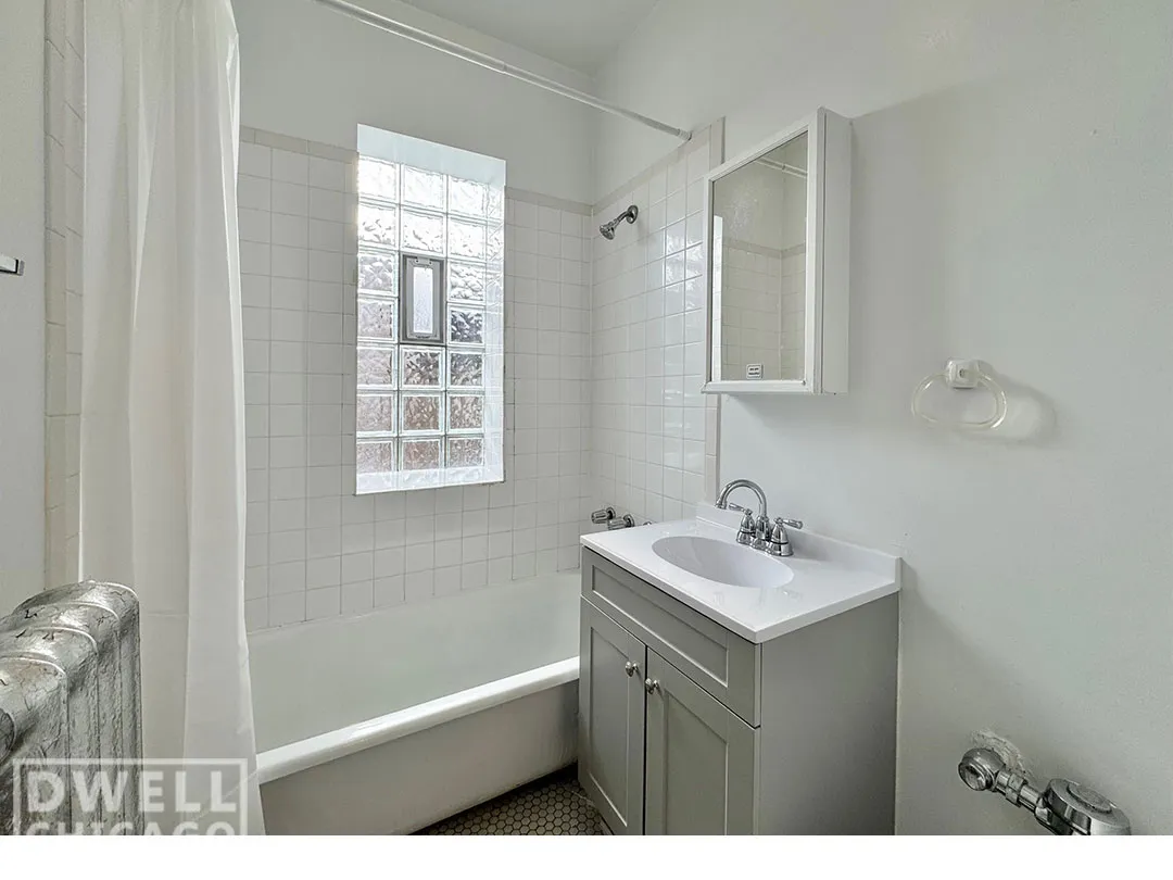 6916 N Lakewood Ave, ,  60626, USA 60626-unit#305-Chicago-IL