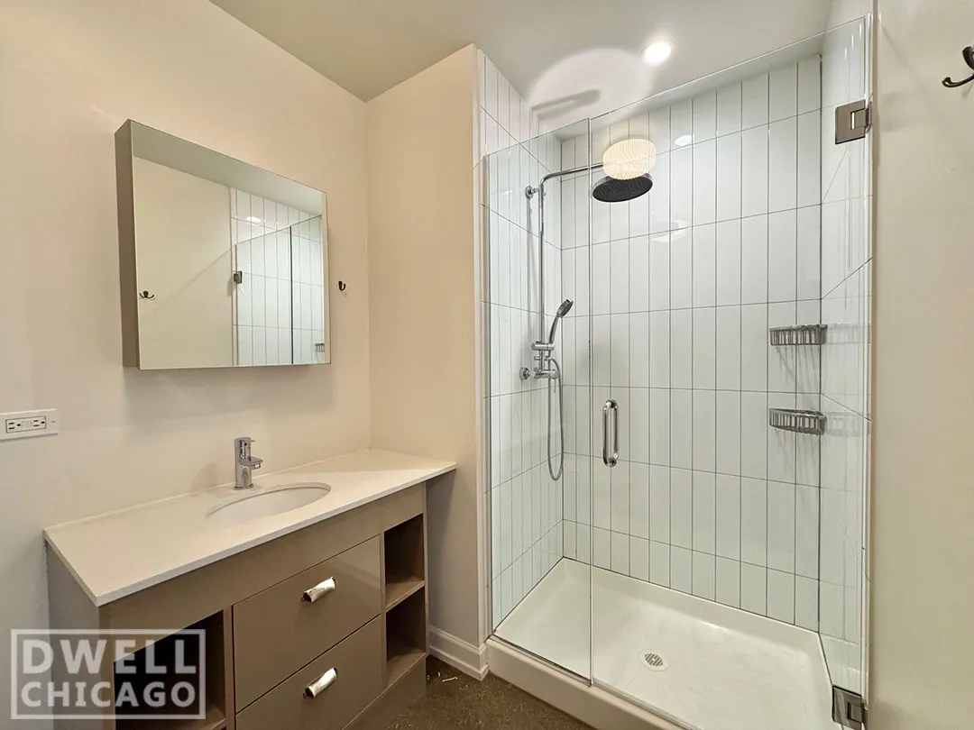 108 W  Ave, ,  60654, USA 60654-unit#420-Chicago-IL