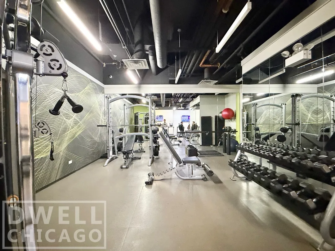 2555 N Clark St, ,  60614, USA 60614-unit#402-Chicago-IL