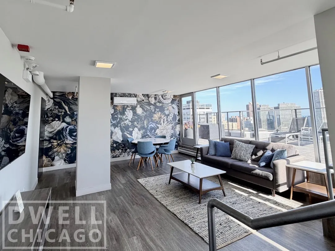 2555 N Clark St, ,  60614, USA 60614-unit#402-Chicago-IL