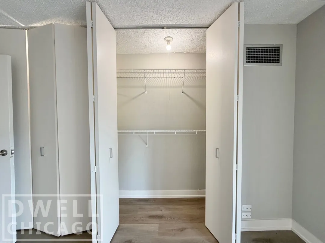 2555 N Clark St, ,  60614, USA 60614-unit#402-Chicago-IL