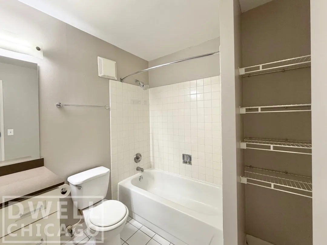 2555 N Clark St, , 60614, USA 60614-unit#402-Chicago-IL