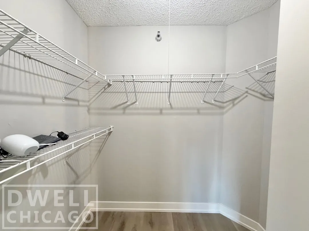 2555 N Clark St, ,  60614, USA 60614-unit#402-Chicago-IL