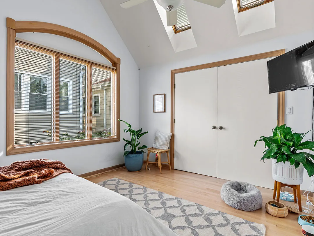 1929 W Henderson St, ,  60657, USA 60657-unit#CH-Chicago-IL