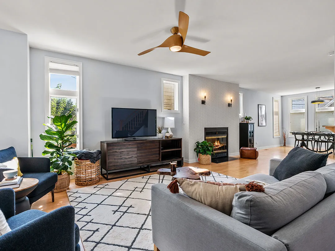 1929 W Henderson St, ,  60657, USA 60657-unit#CH-Chicago-IL